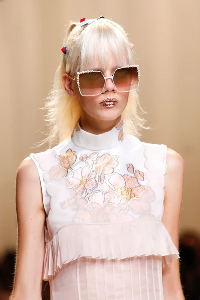 Look 69
